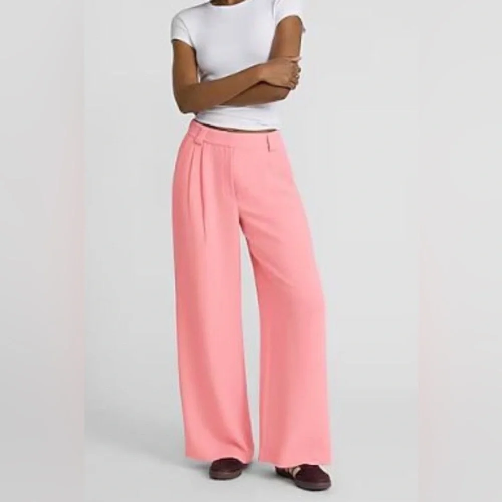 NWT Express Luxe Comfort High Rise Wide Leg Pant